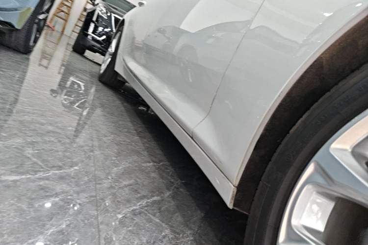 Used Cadillac CT5 2023 28T Luxury Edition (Standard Version) Right Side Sill