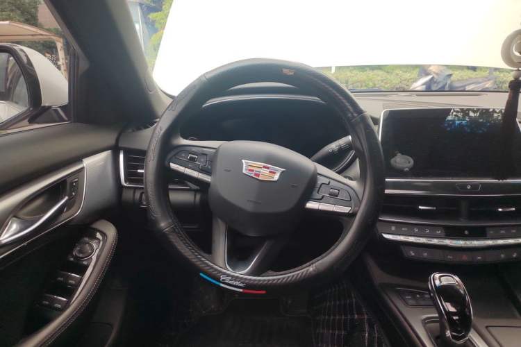 Used Cadillac CT5 2023 28T Luxury Edition (Standard Version) Steering Wheel