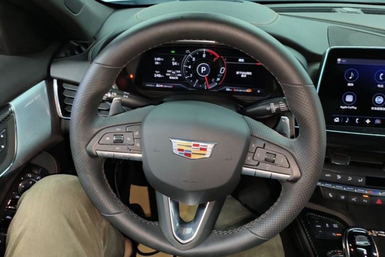 Used Cadillac CT5 2023 28T Platinum Edition Steering Wheel