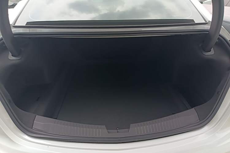 Used Cadillac CT5 2023 28T Luxury Edition (Standard Version) Trunk