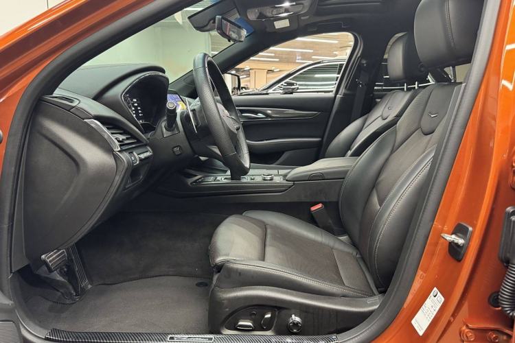Used Cadillac CT5 2023 28T Platinum Edition Interior 2