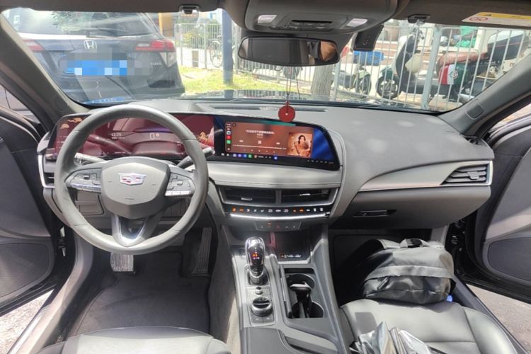 Used Cadillac CT5 2024 28T Luxury Pro Trim Center Console