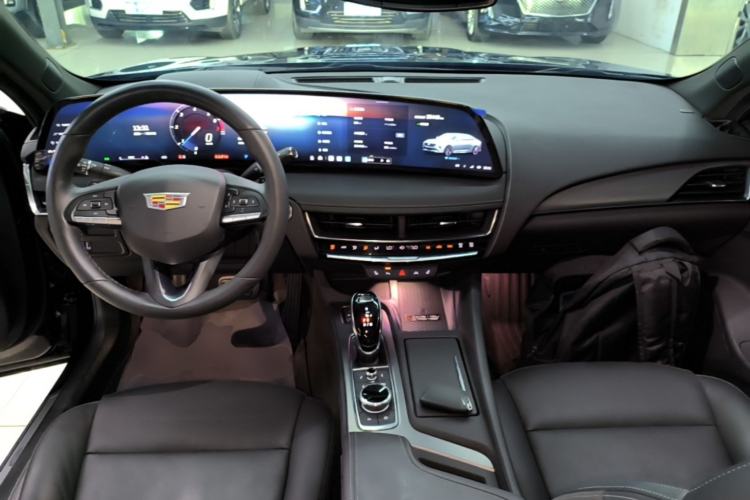 Used Cadillac CT5 2024 28T Luxury Pro Trim Center Console