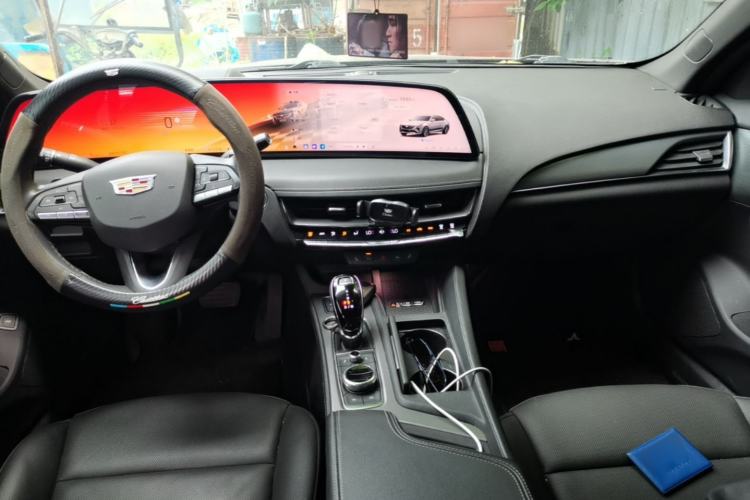 Used Cadillac CT5 2024 28T Luxury Pro Trim Center Console