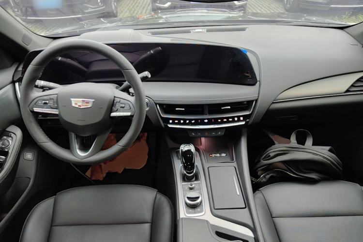 Used Cadillac CT5 2024 28T Luxury Pro Trim Center Console