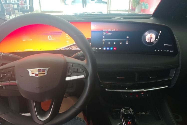 Used Cadillac CT5 2024 28T Luxury Pro Trim Center Console