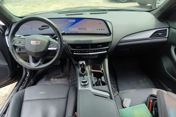 Used Cadillac CT5 2024 28T Luxury Pro Trim Center Console
