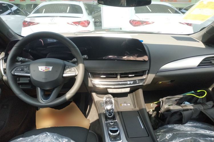 Used Cadillac CT5 2024 28T Luxury Pro Trim Center Console