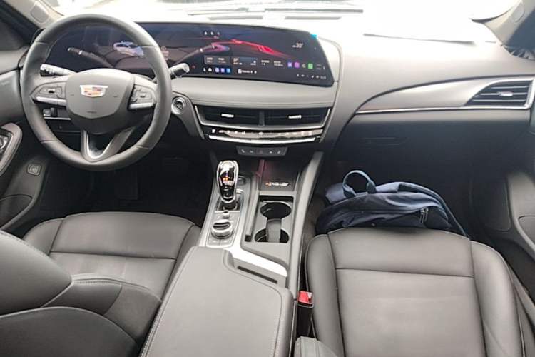 Used Cadillac CT5 2024 28T Luxury Pro Trim Center Console