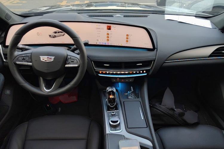Used Cadillac CT5 2024 28T Luxury Pro Trim Center Console