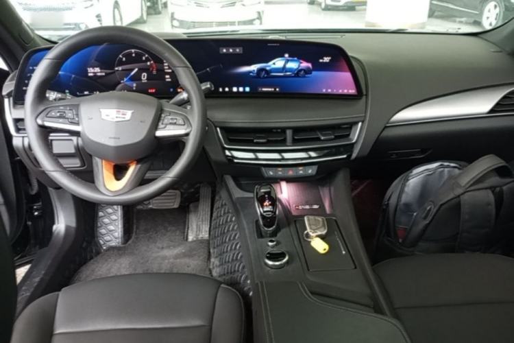 Used Cadillac CT5 2024 28T Luxury Pro Trim Center Console