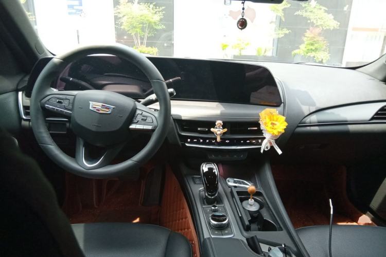 Used Cadillac CT5 2024 28T Luxury Pro Trim Center Console