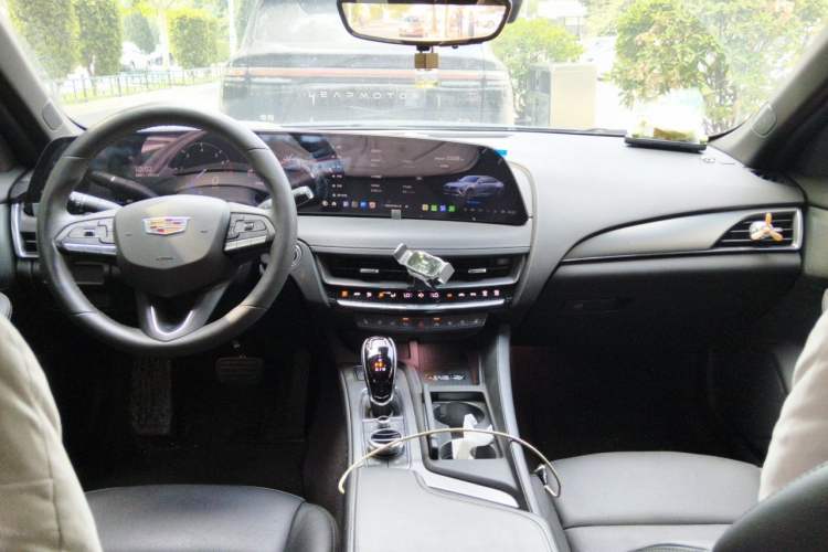 Used Cadillac CT5 2024 28T Prestige Edition Center Console