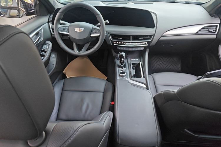 Used Cadillac CT5 2024 28T Prestige Edition Center Console