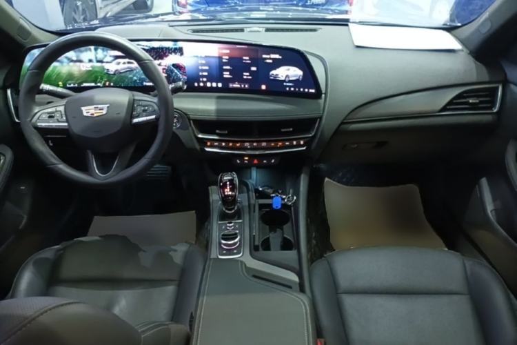 Used Cadillac CT5 2024 28T Luxury Pro Trim Center Console