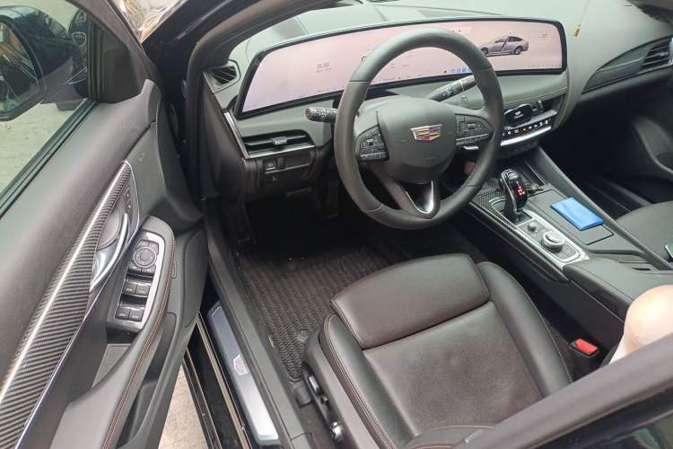 Used Cadillac CT5 2024 28T Platinum Edition Driver Seat