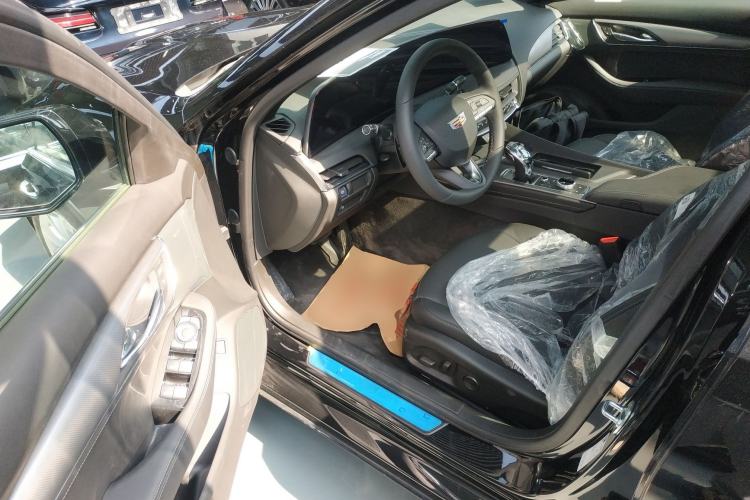 Used Cadillac CT5 2024 28T Luxury Pro Trim Driver Seat