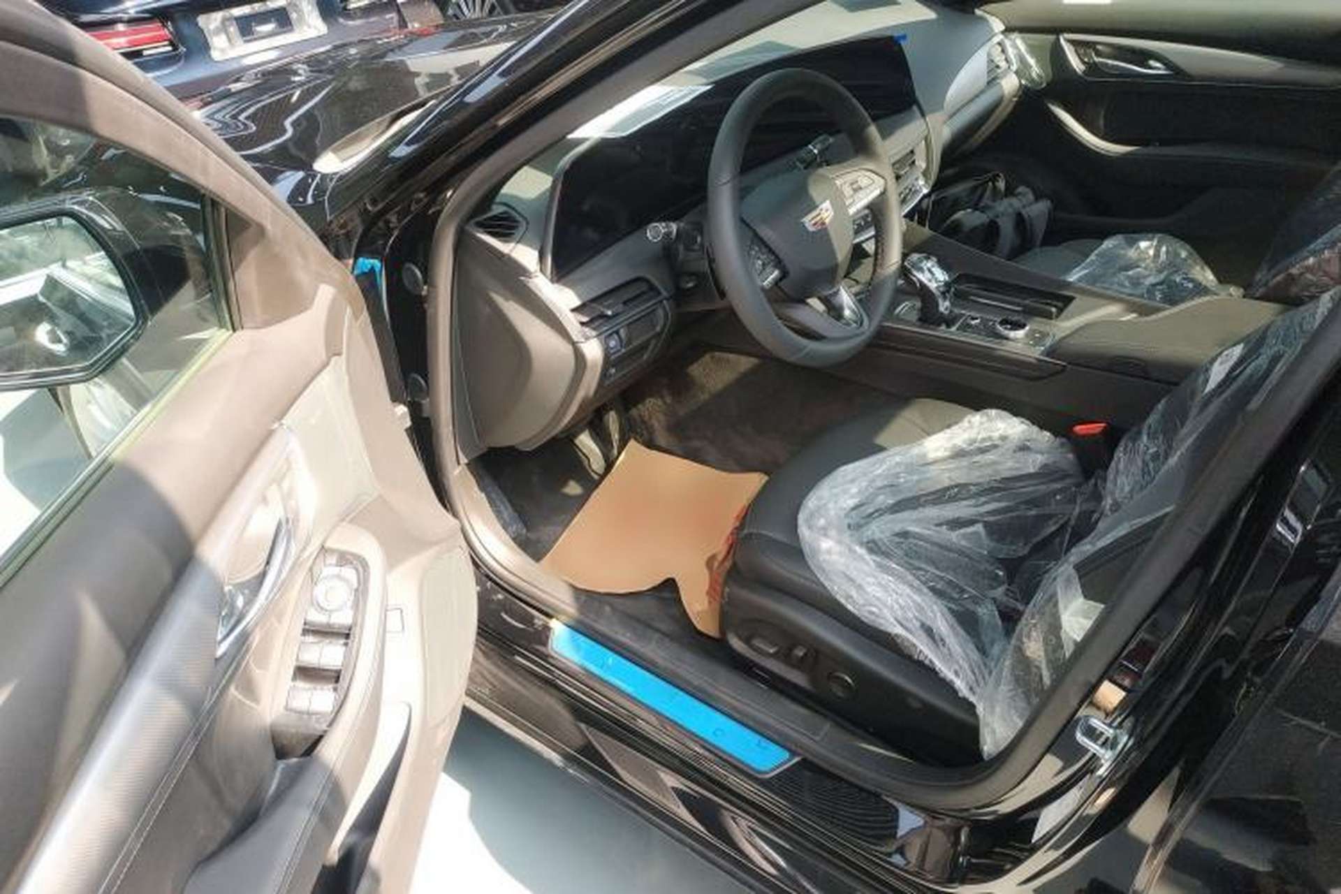 Used Cadillac CT5 2024 28T Luxury Pro Trim Driver Seat