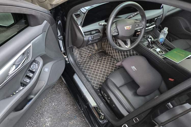 Used Cadillac CT5 2024 28T Luxury Pro Trim Driver Seat