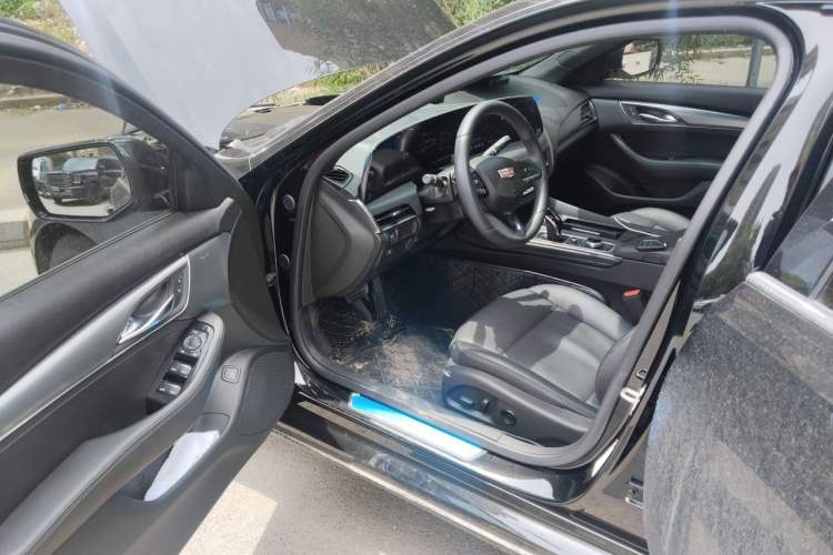 Used Cadillac CT5 2024 28T Luxury Pro Trim Driver Seat
