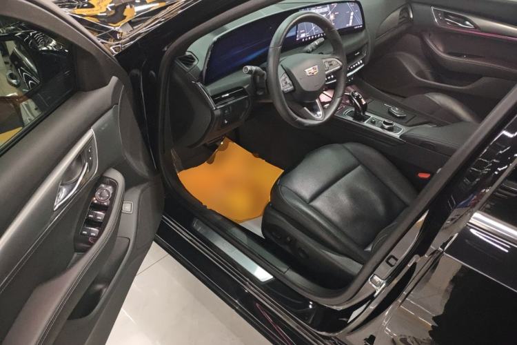 Used Cadillac CT5 2024 28T Luxury Pro Trim Driver Seat