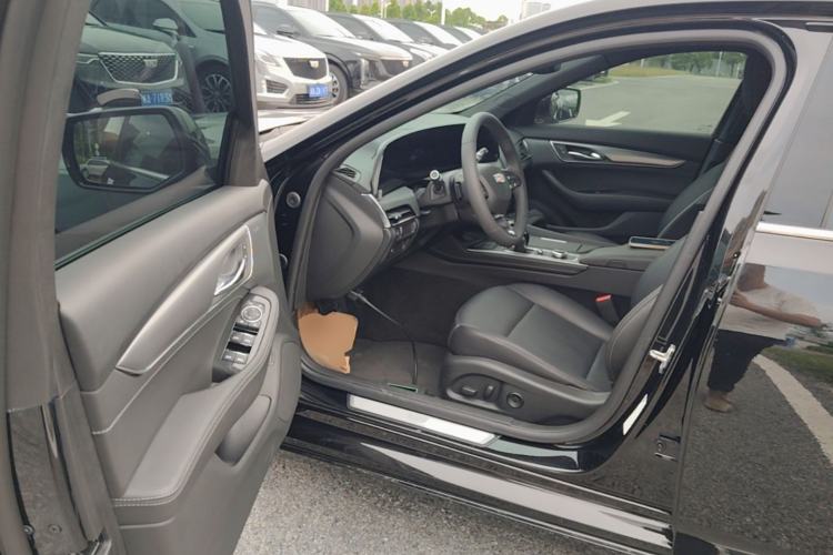 Used Cadillac CT5 2024 28T Luxury Pro Trim Driver Seat