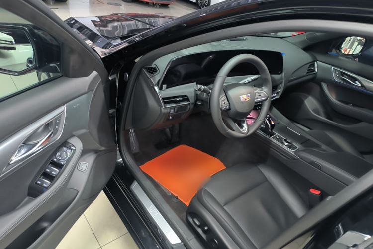 Used Cadillac CT5 2024 28T Luxury Pro Trim Driver Seat