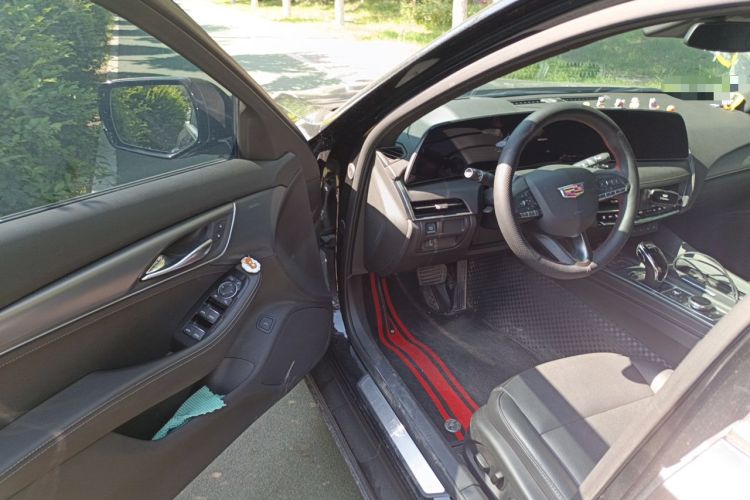 Used Cadillac CT5 2024 28T Luxury Pro Trim Driver Seat