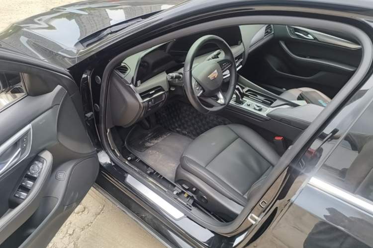 Used Cadillac CT5 2024 28T Luxury Pro Trim Driver Seat