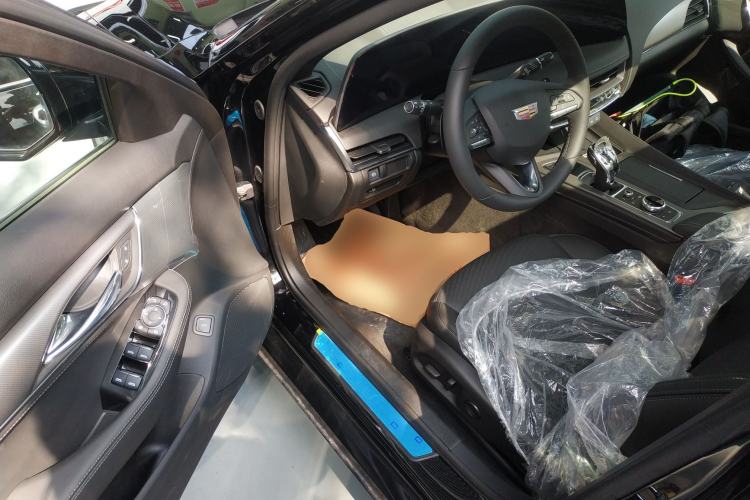 Used Cadillac CT5 2024 28T Luxury Pro Trim Driver Seat