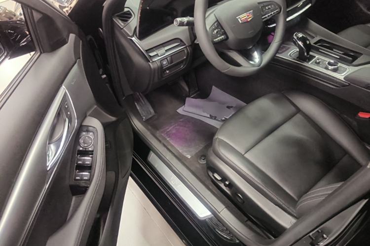 Used Cadillac CT5 2024 28T Luxury Pro Trim Driver Seat