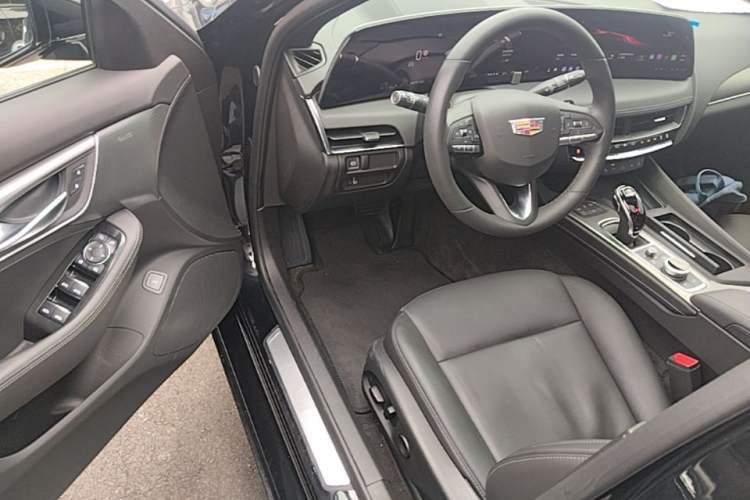 Used Cadillac CT5 2024 28T Luxury Pro Trim Driver Seat
