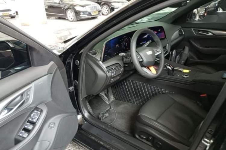 Used Cadillac CT5 2024 28T Luxury Pro Trim Driver Seat