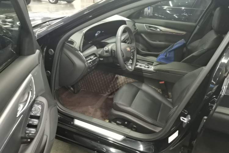 Used Cadillac CT5 2024 28T Luxury Pro Trim Driver Seat