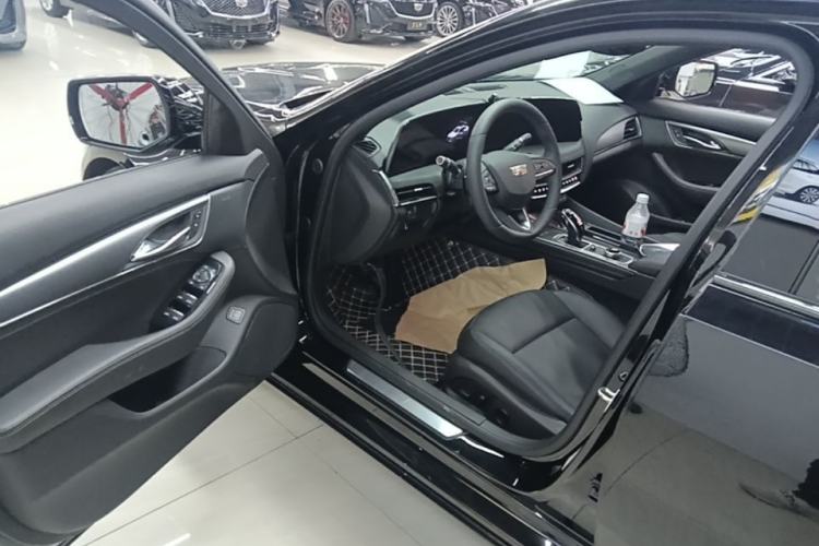 Used Cadillac CT5 2024 28T Luxury Pro Trim Driver Seat