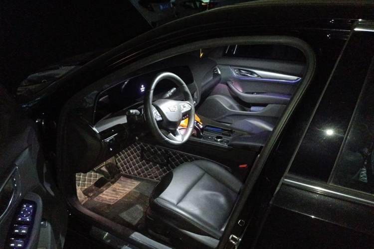 Used Cadillac CT5 2024 28T Luxury Pro Trim Driver Seat