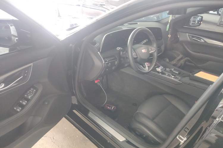 Used Cadillac CT5 2024 28T Luxury Pro Trim Driver Seat