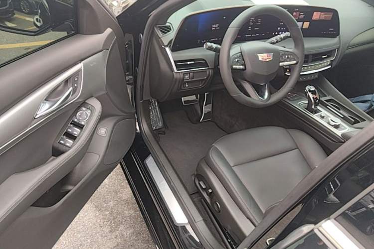 Used Cadillac CT5 2024 28T Luxury Pro Trim Driver Seat
