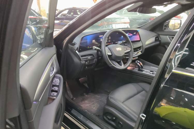 Used Cadillac CT5 2024 28T Luxury Pro Trim Driver Seat