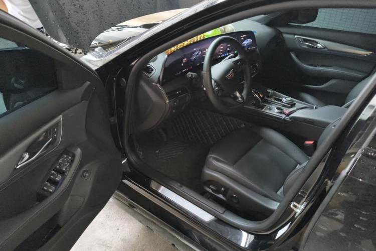 Used Cadillac CT5 2024 28T Luxury Pro Trim Driver Seat