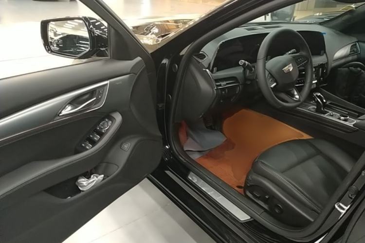 Used Cadillac CT5 2024 28T Luxury Pro Trim Driver Seat