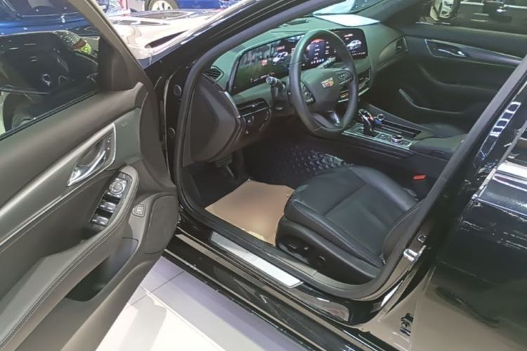 Used Cadillac CT5 2024 28T Luxury Pro Trim Driver Seat