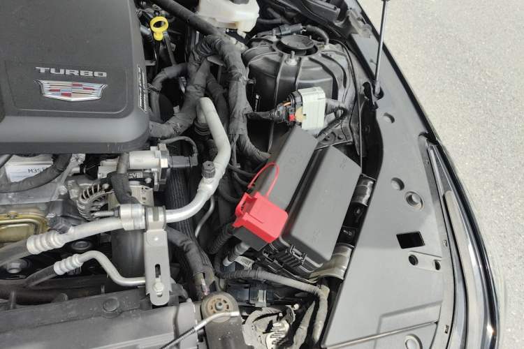Used Cadillac CT5 2024 28T Luxury Pro Trim Engine Bay Left