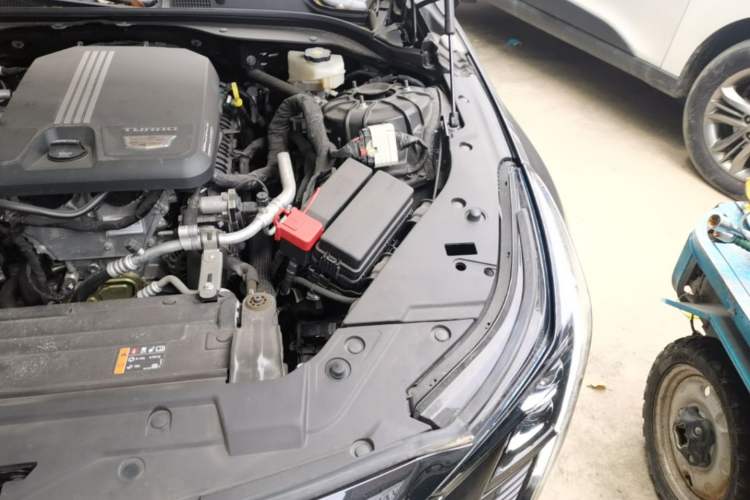 Used Cadillac CT5 2024 28T Luxury Pro Trim Engine Bay Left