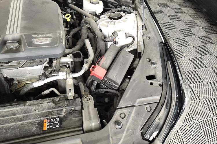Used Cadillac CT5 2024 28T Luxury Pro Trim Engine Bay Left