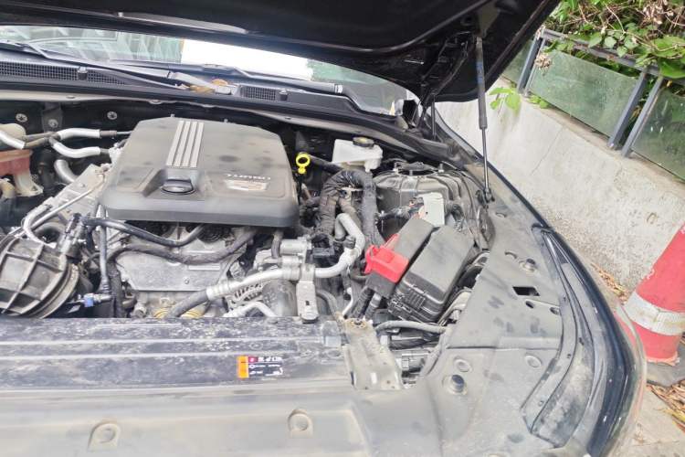 Used Cadillac CT5 2024 28T Luxury Pro Trim Engine Bay Left