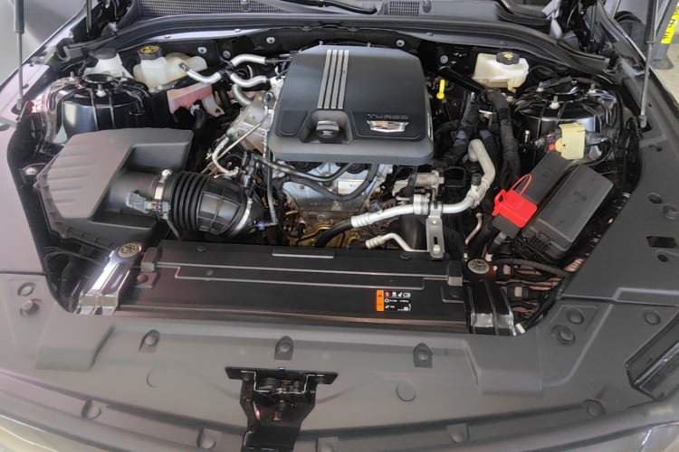 Used Cadillac CT5 2024 28T Luxury Version Engine Bay