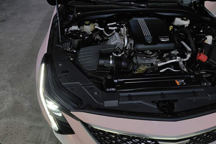 Used Cadillac CT5 2024 28T Luxury Pro Trim Engine Bay Right