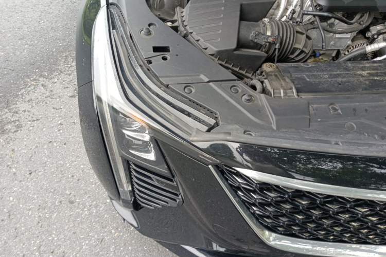 Used Cadillac CT5 2024 28T Luxury Pro Trim Engine Bay Right