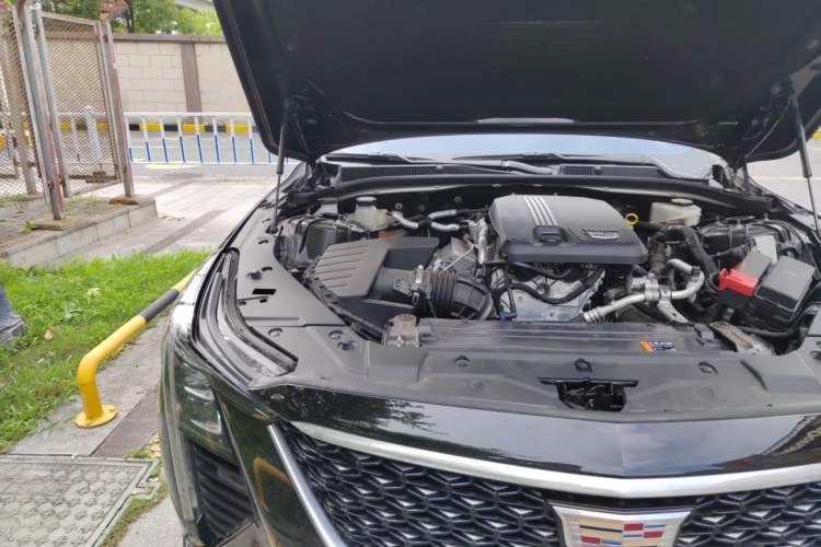 Used Cadillac CT5 2024 28T Luxury Pro Trim Engine Bay Right
